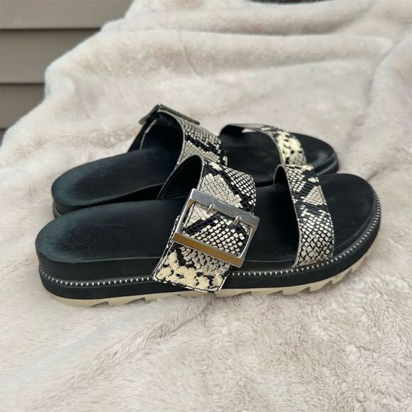 Sorel Women's Slide Sandals Size 9 Black Snake Print Buckle Detail - Picture 3 of 6